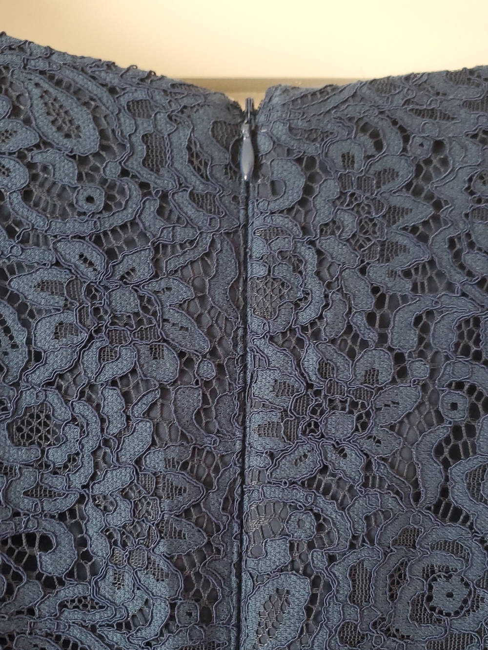 NWT Gal Meets Glam "Ginger" Rosebud Lace Sheath Dress Navy Blue Size 12 - Picture 12 of 12